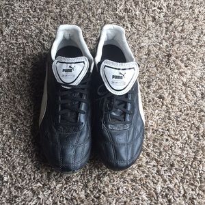 Soccer cleats puma